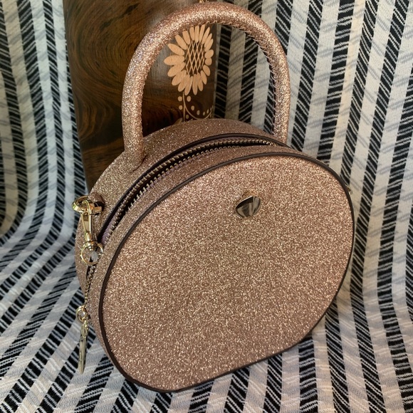 Mini chain canteen crossbody gold champagne NWT - Picture 8 of 8